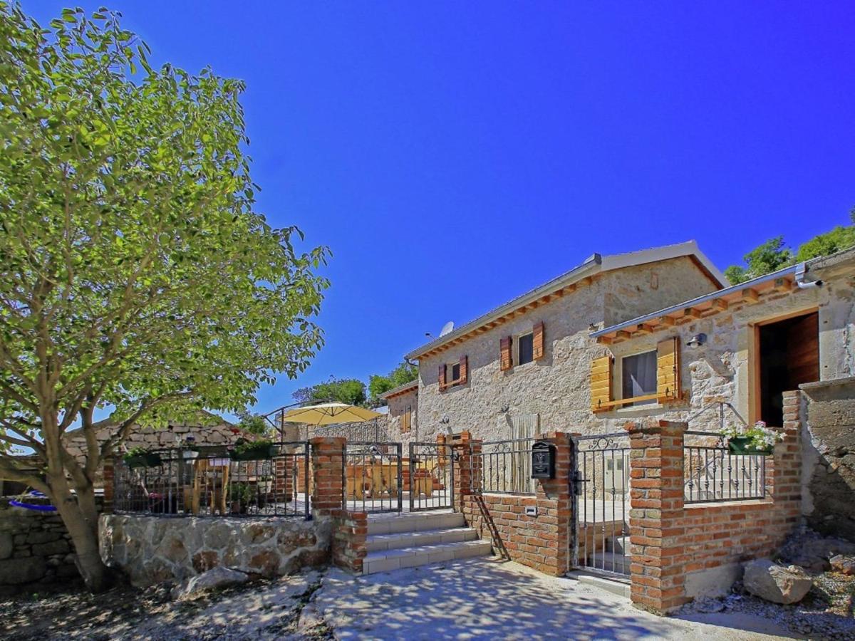 Lovely Holiday Home In Starigrad Eksteriør bilde